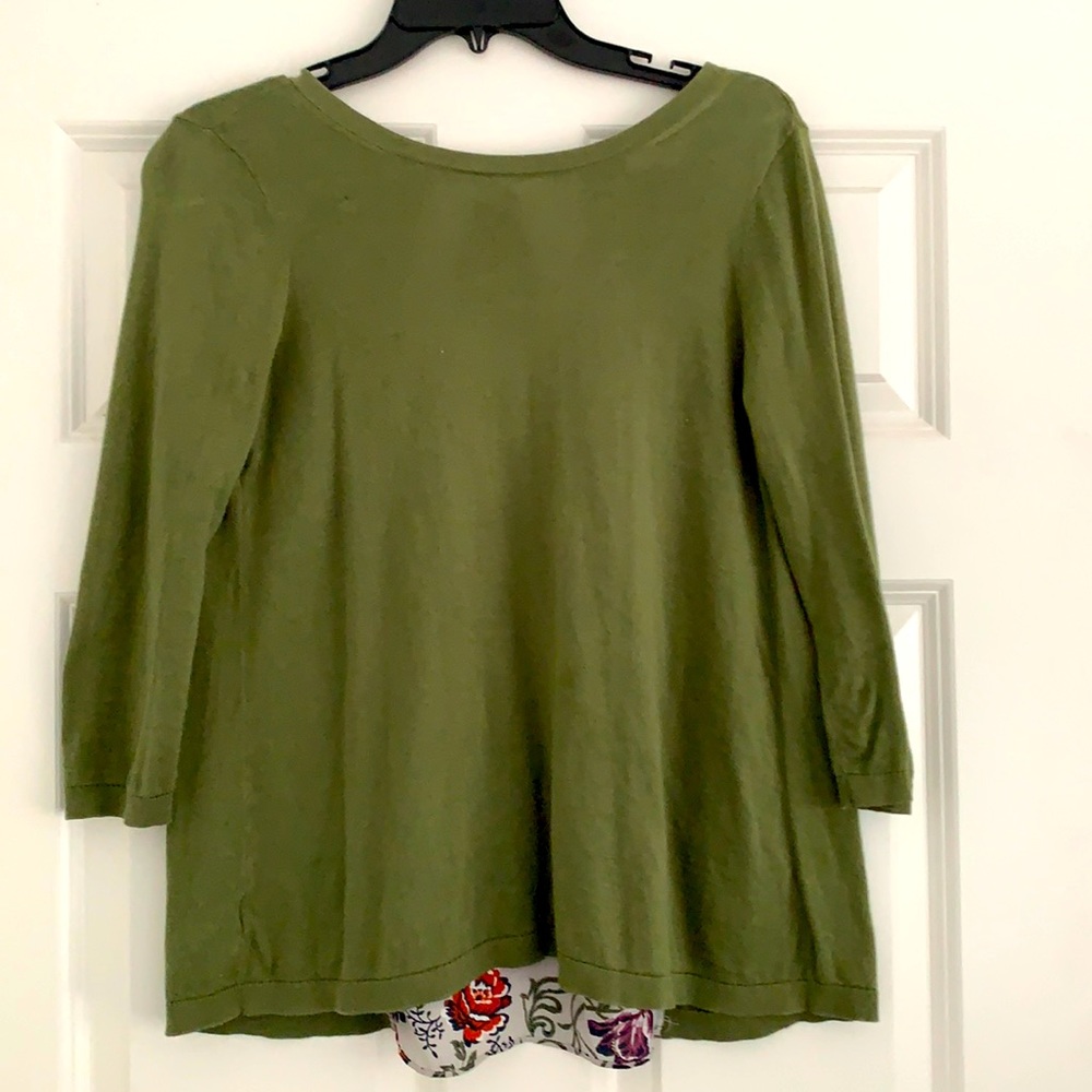 Loft Long Sleeve with tie/ design in back. Sz SP